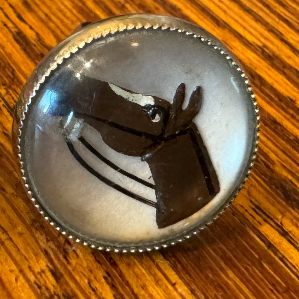 Vintage reverse paint intaglio horse pin and cuff links. - Picture 3 of 8